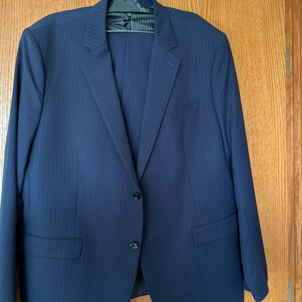Banana Republic men’s suit fine wool